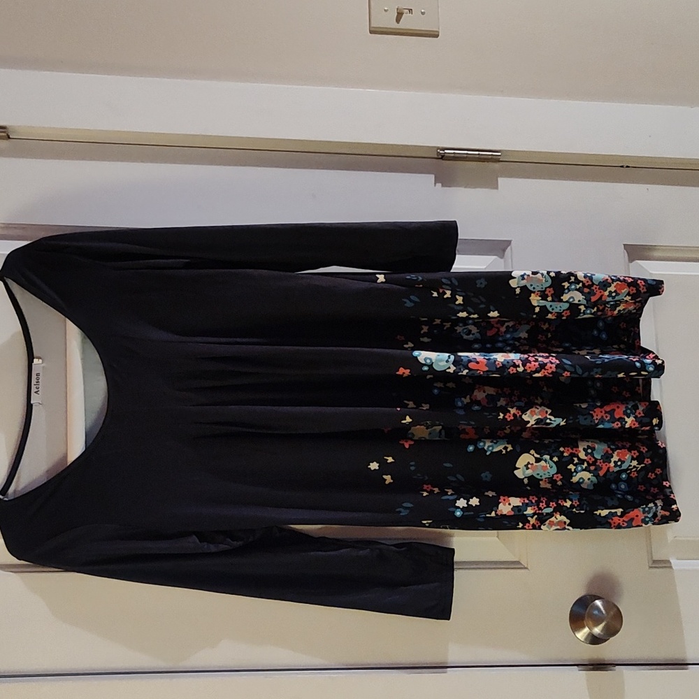 Aelson women's night dress. Large
